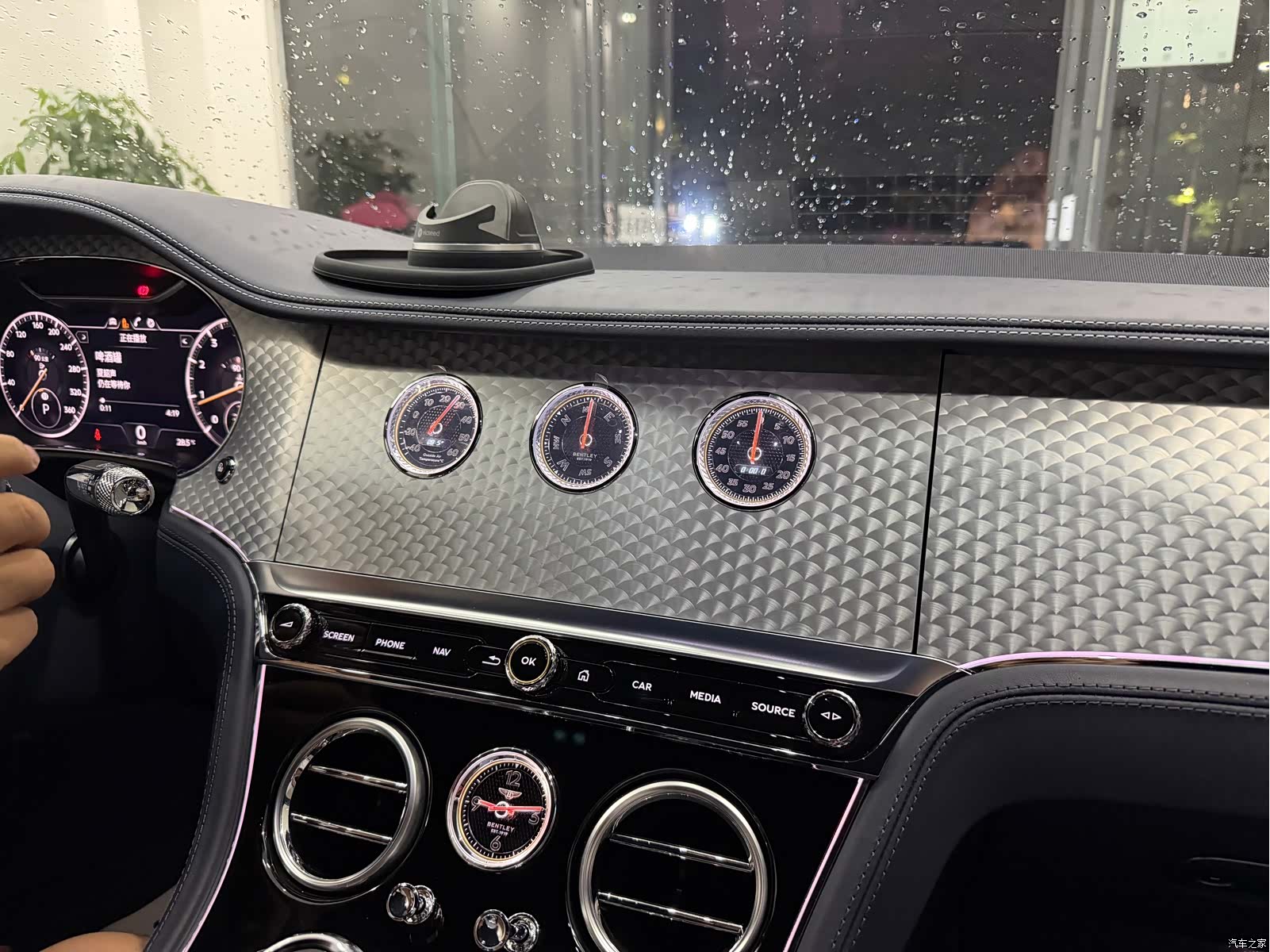 Bentley Continental GT, 2024 все фото