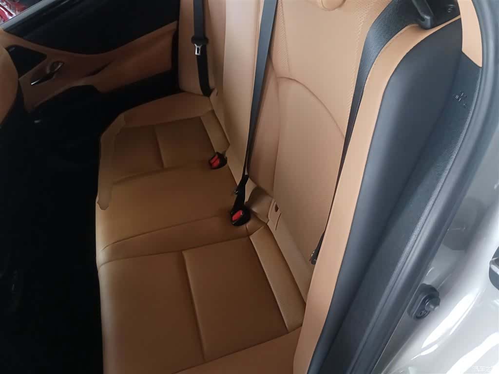 Lexus ES, 2023 17
