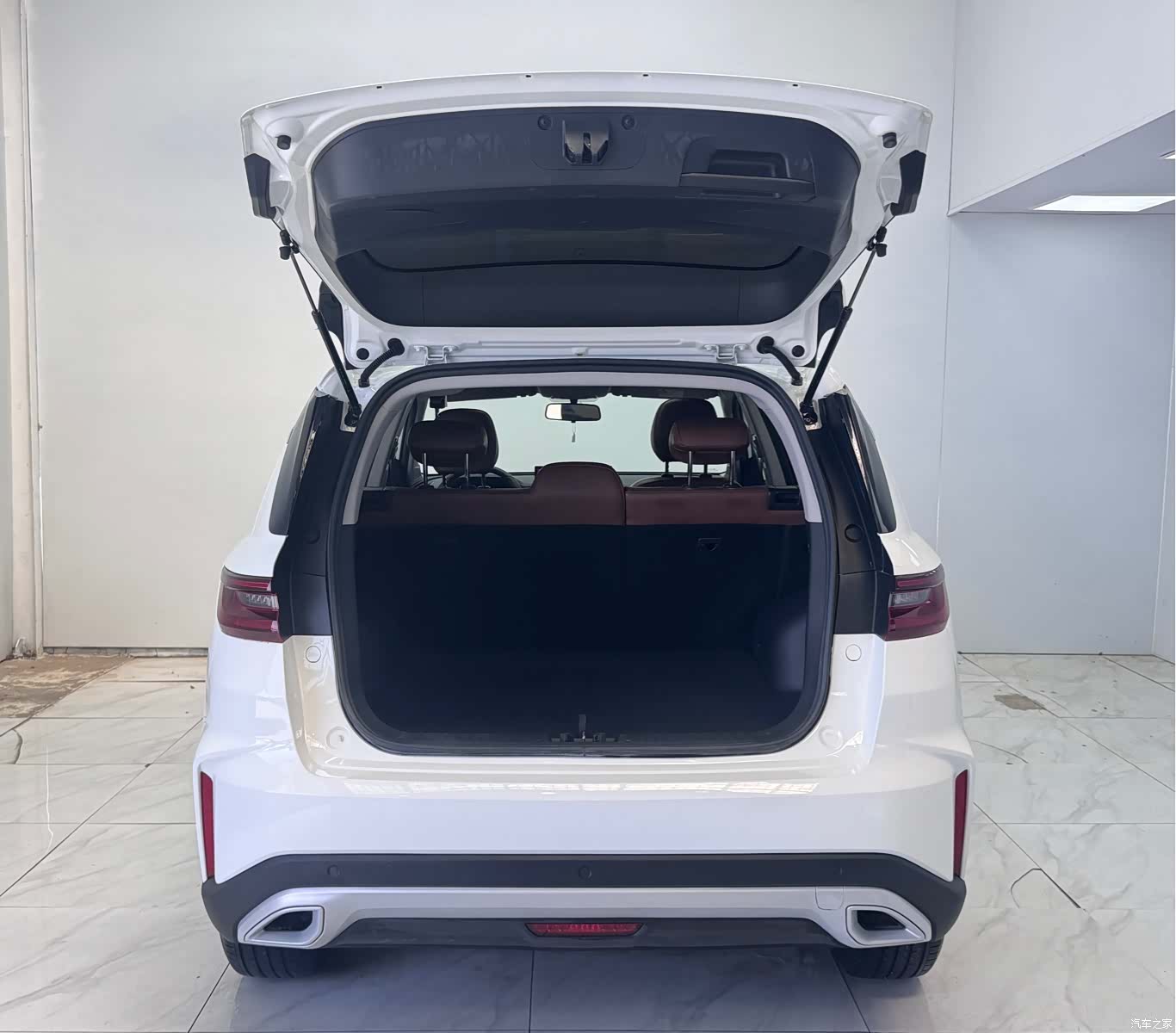 Geely X6, 2022 16