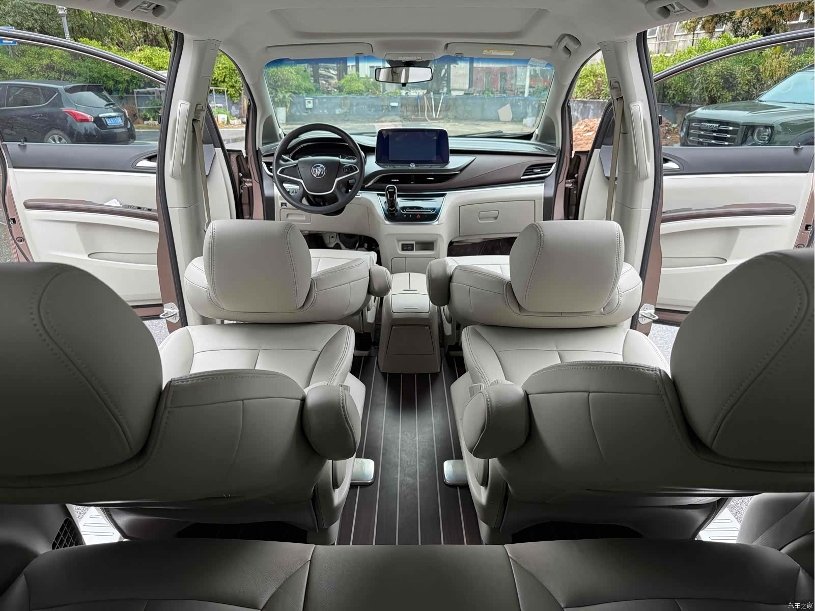Buick GL8, 2020 13