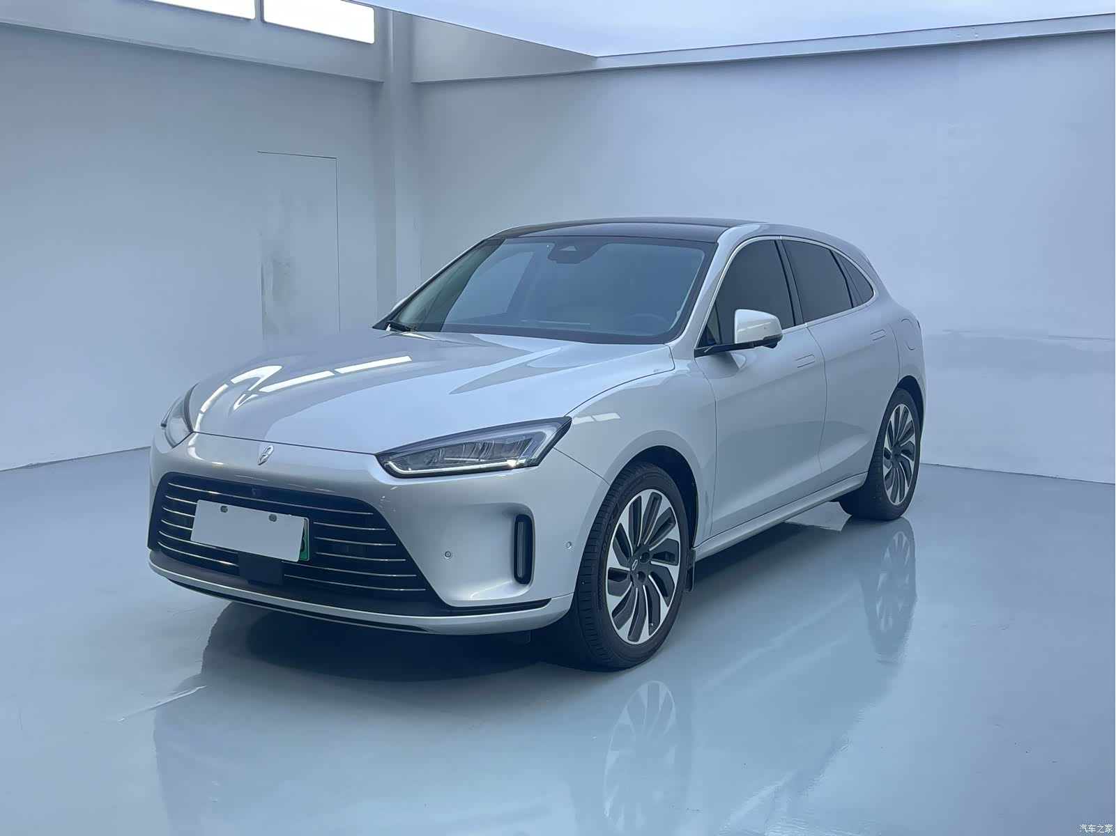 AITO M5, 2022 3