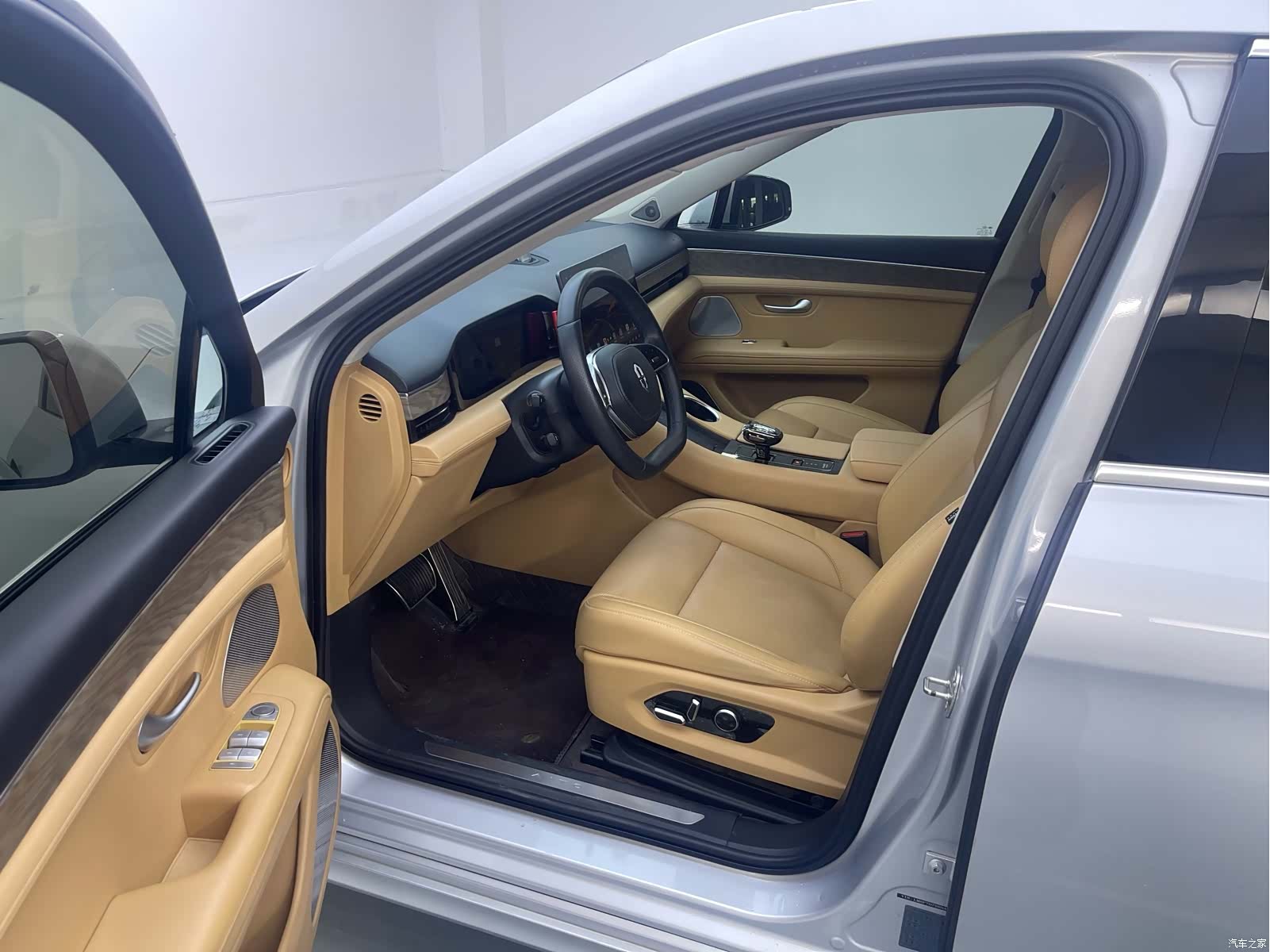 AITO M5, 2022 4