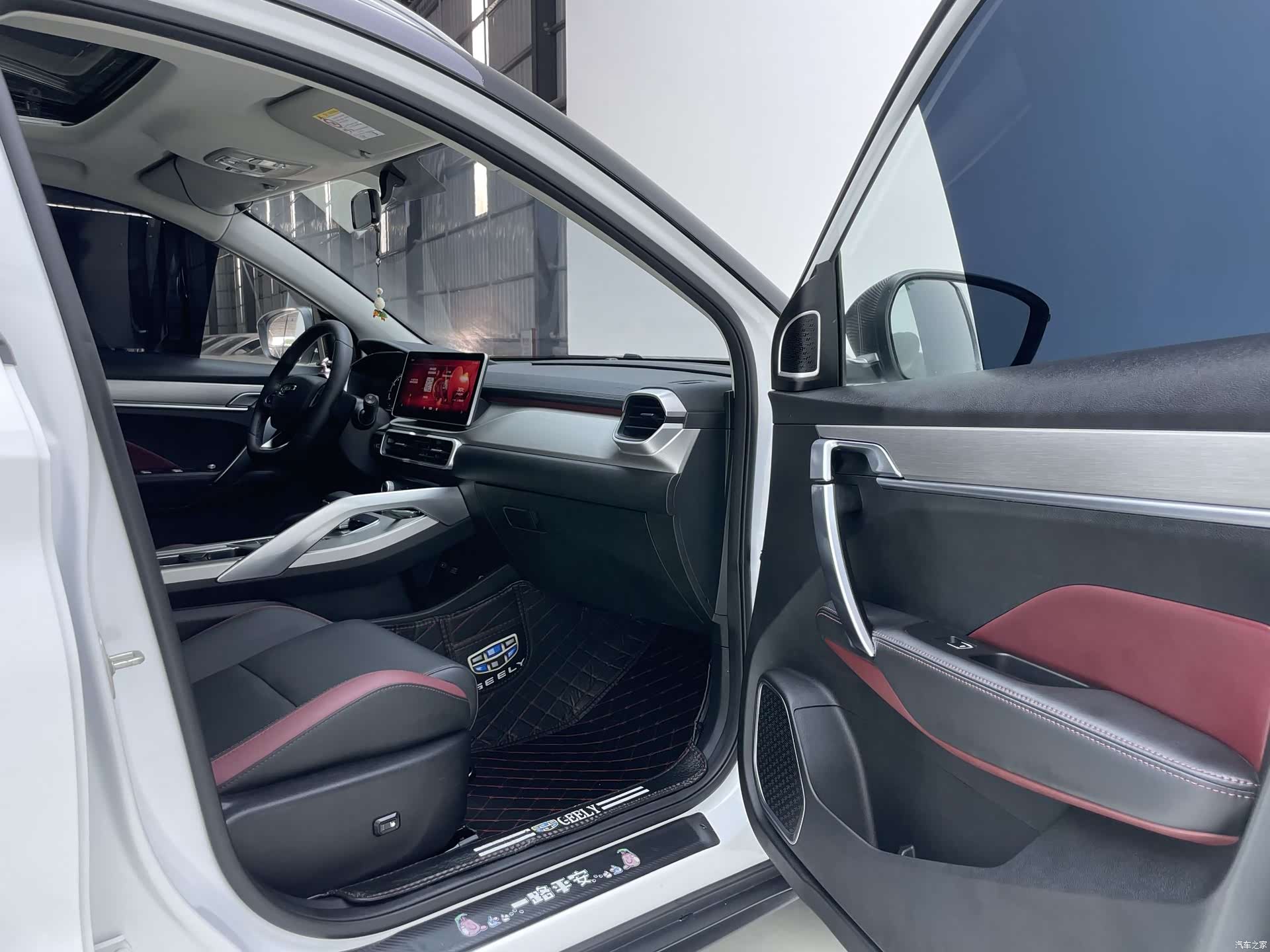 Geely Coolray, 2022 9