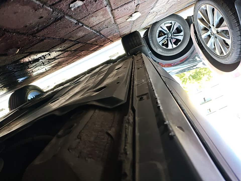 Volkswagen T-ROC exploring Songs