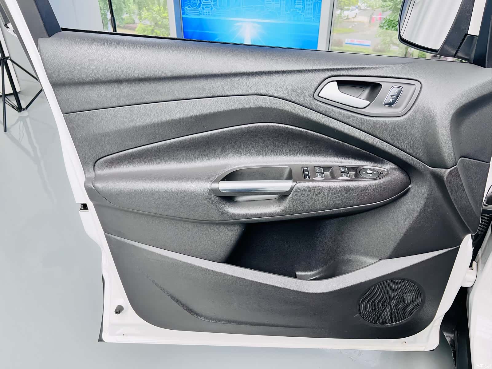 Ford Kuga, 2017 11