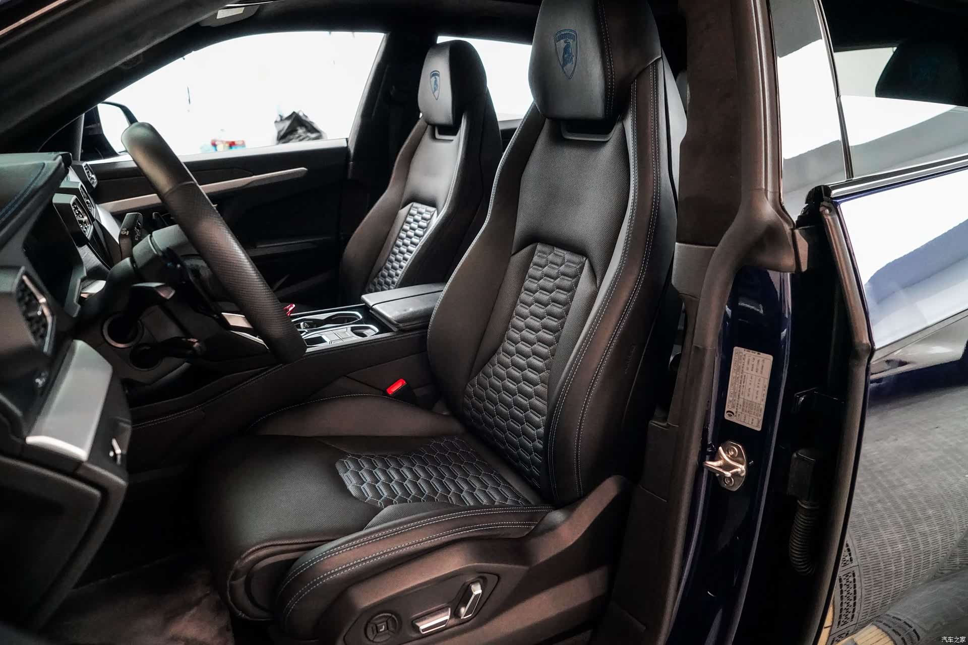 Lamborghini Urus, 2019 12