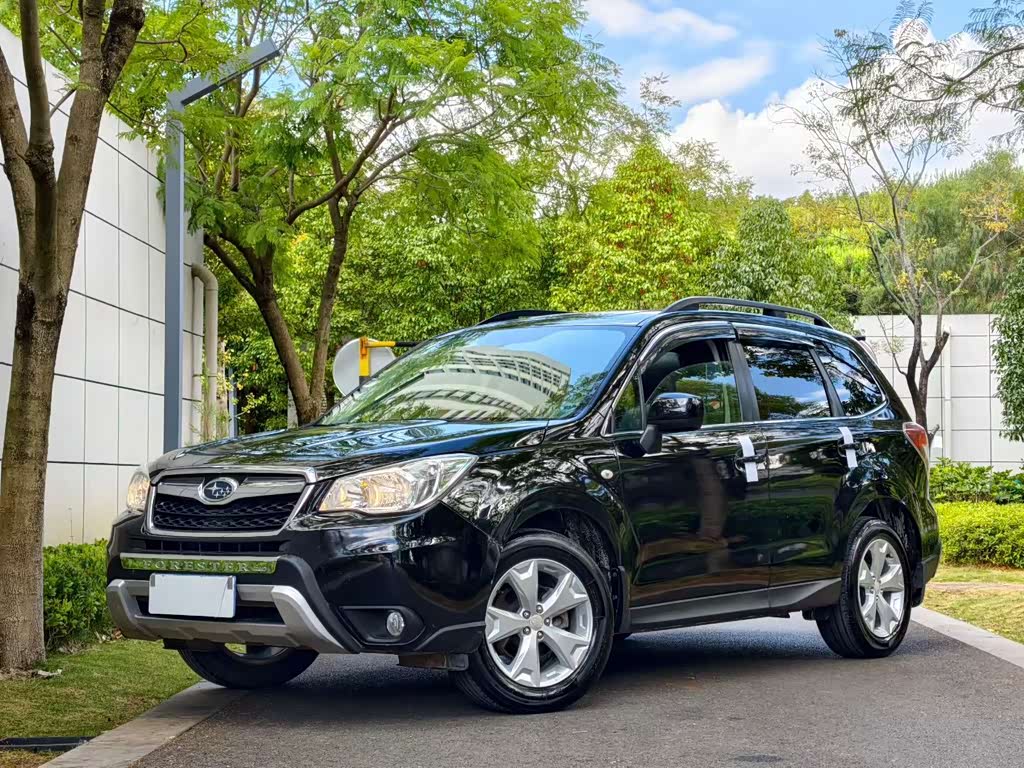 Subaru Forester 2014 2.0i MT Luxury