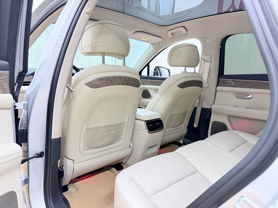 AITO Ask the world M5