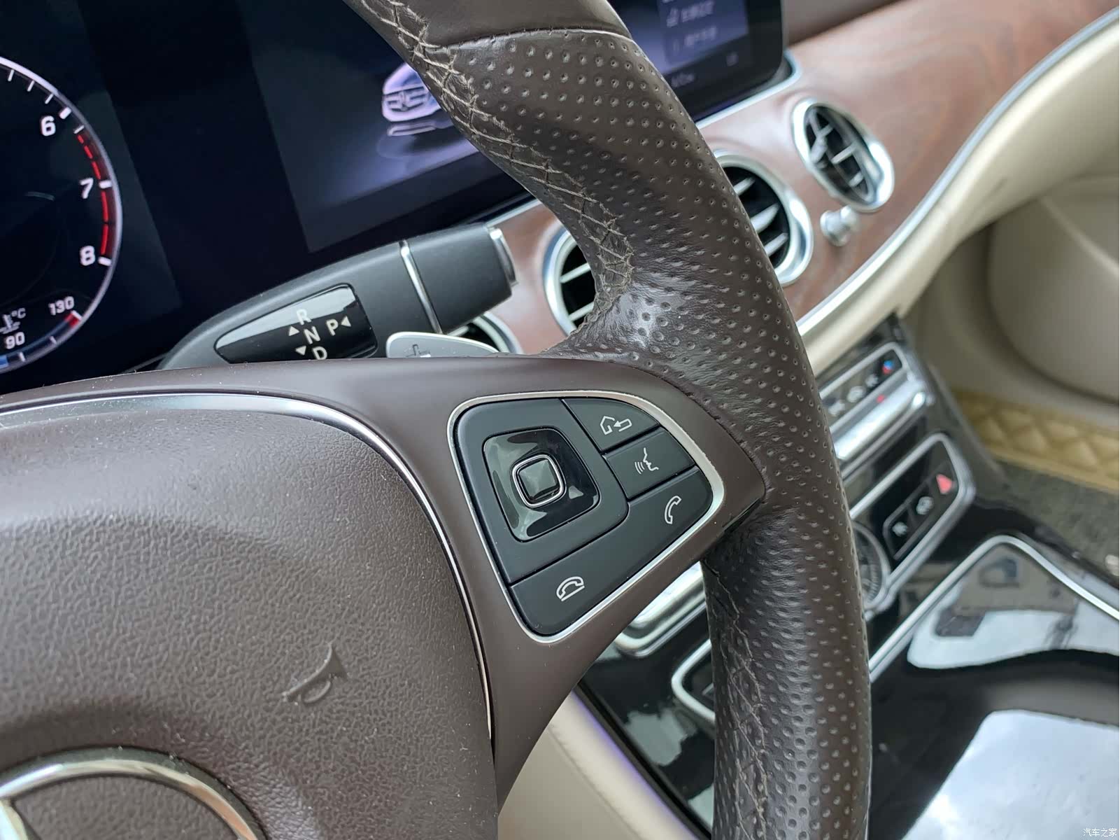 Mercedes-Benz E-Class, 2017 24