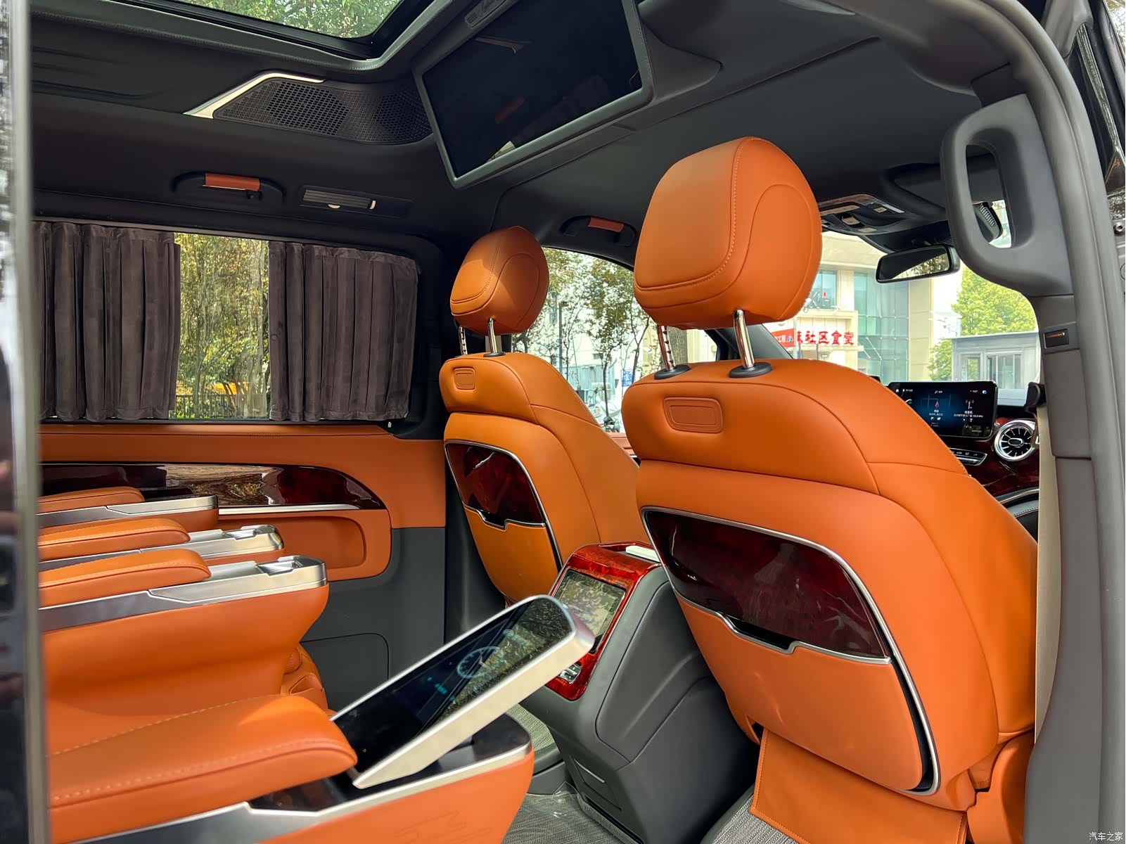 Mercedes-Benz V-Class, 2024 22