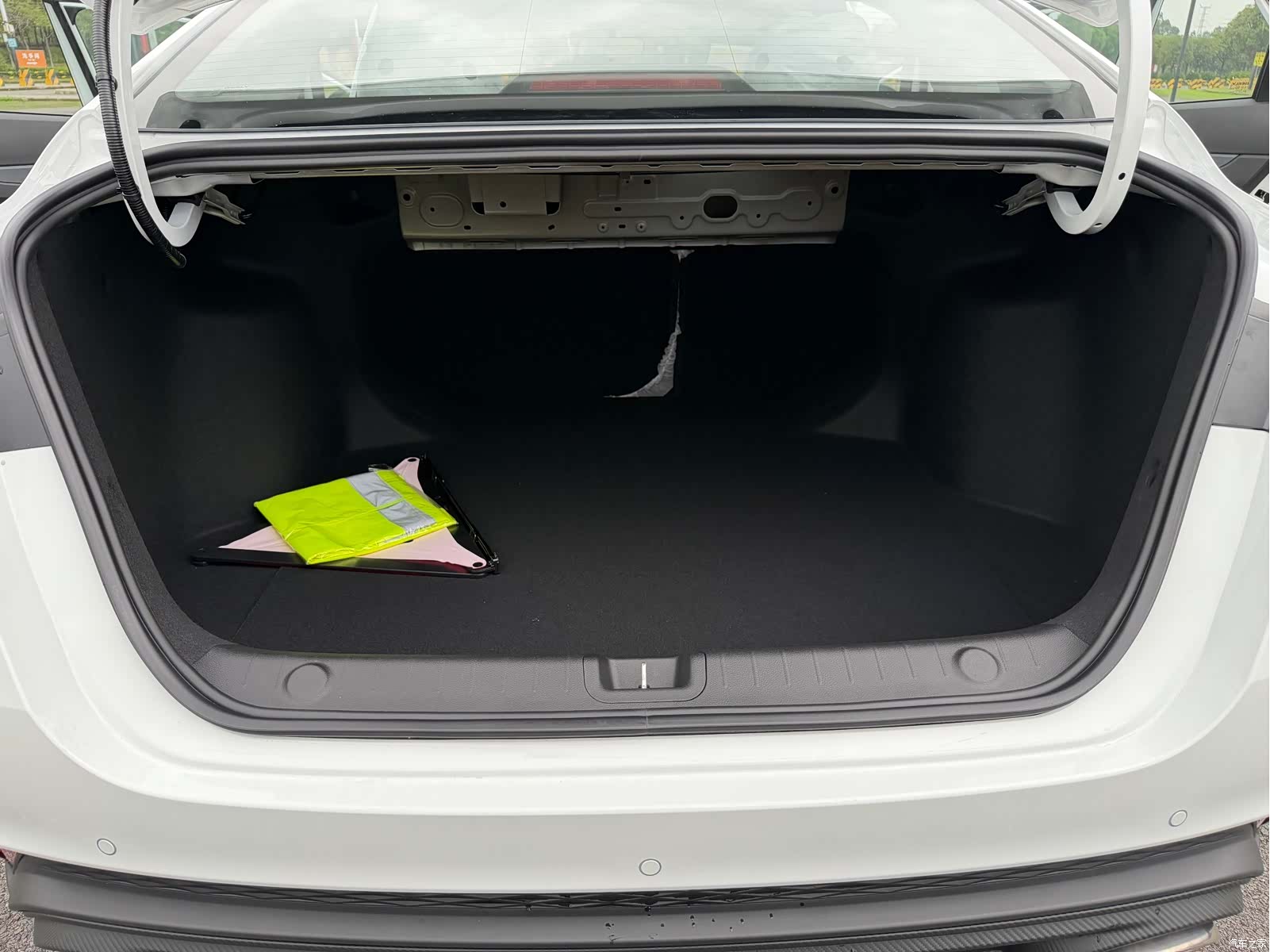 Geely Binray, 2026 29