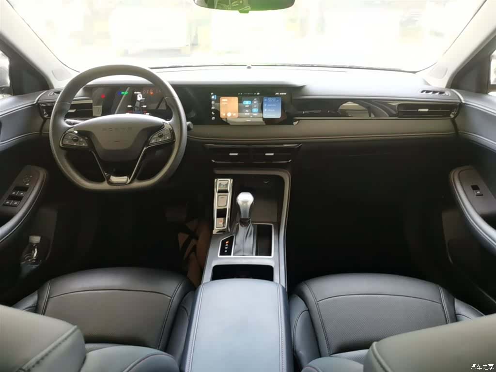 Roewe i5, 2025 10