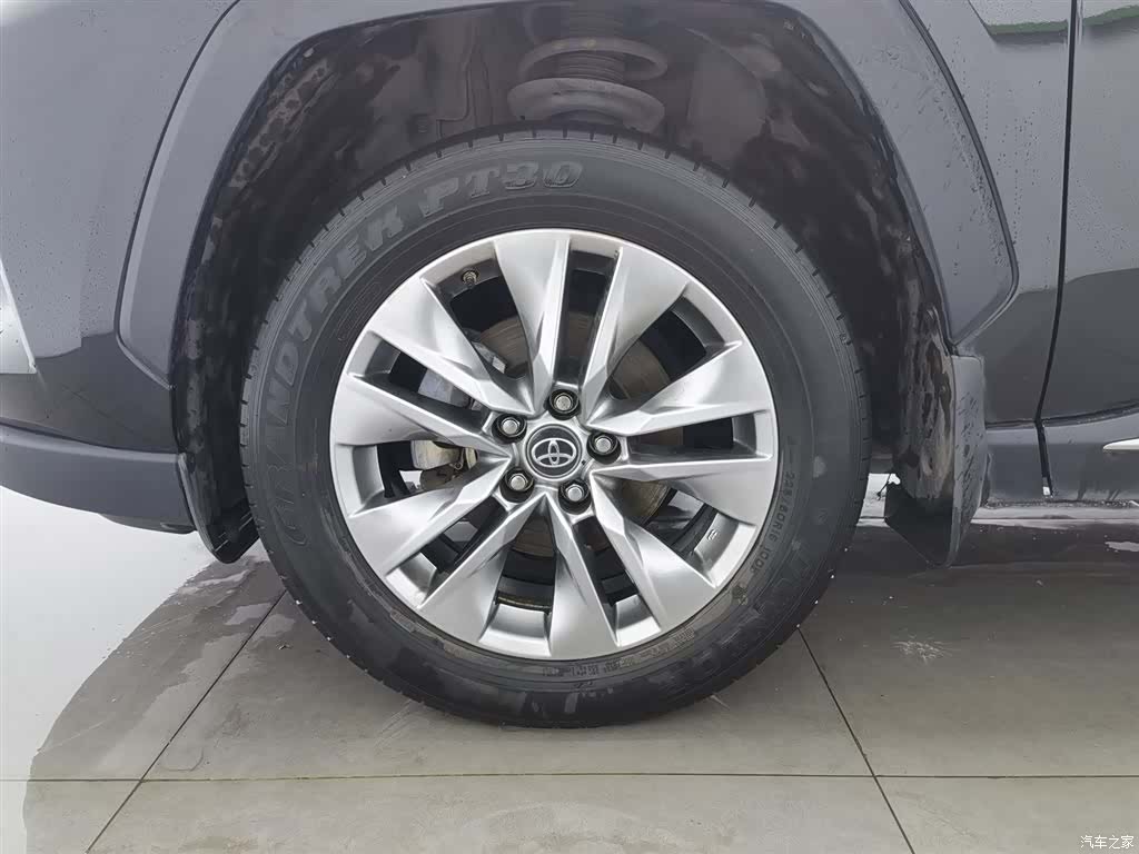 Toyota Wildlander, 2022 17