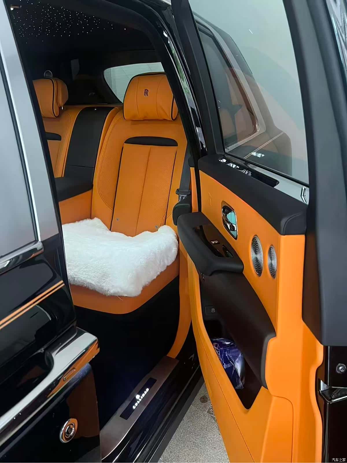 Rolls-Royce Cullinan, 2022 8