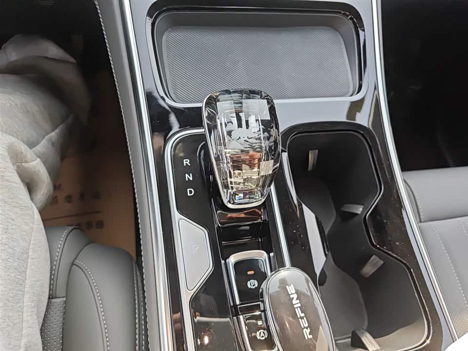 JAC Refine Ruifeng RF8 PHEV