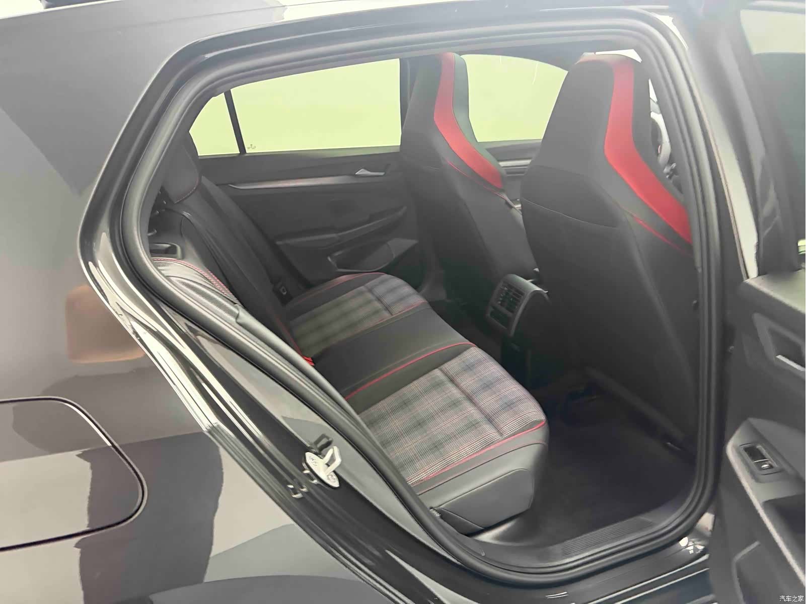 Volkswagen Golf, 2026 14