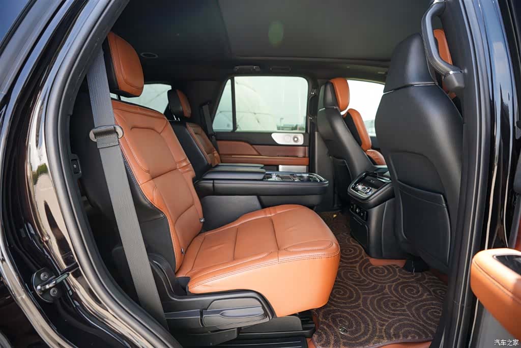 Lincoln Navigator, 2021 13