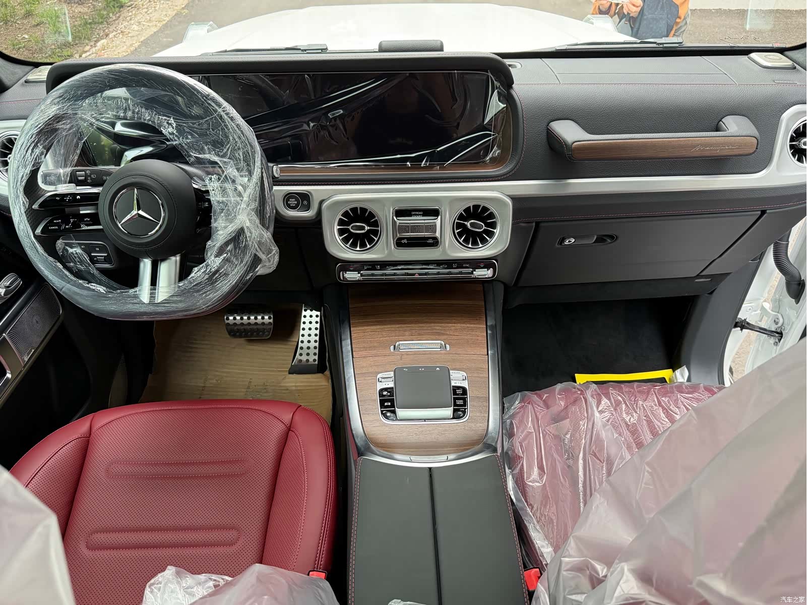 Mercedes-Benz G-Class, 2026 23