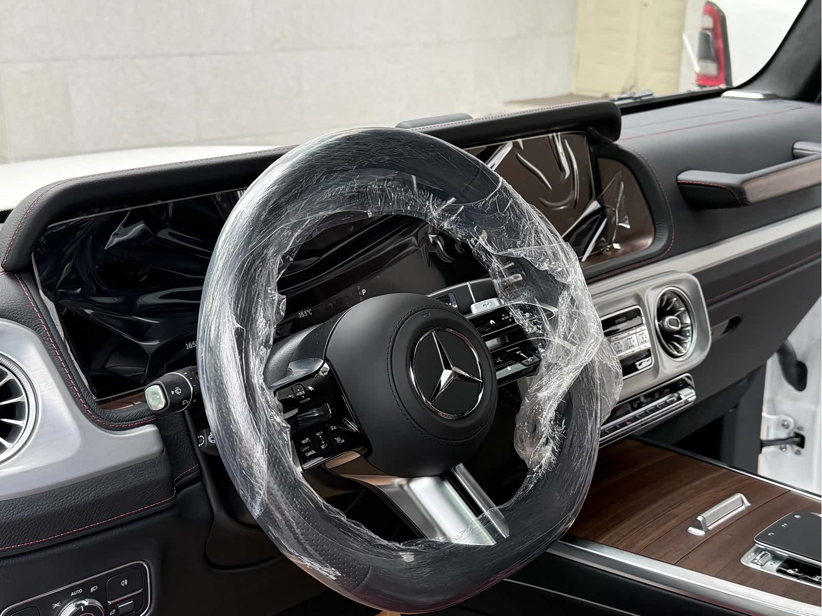 Mercedes-Benz G-Class, 2026 29