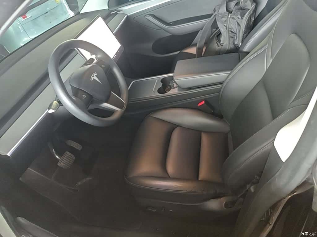 Tesla Model Y, 2024 15