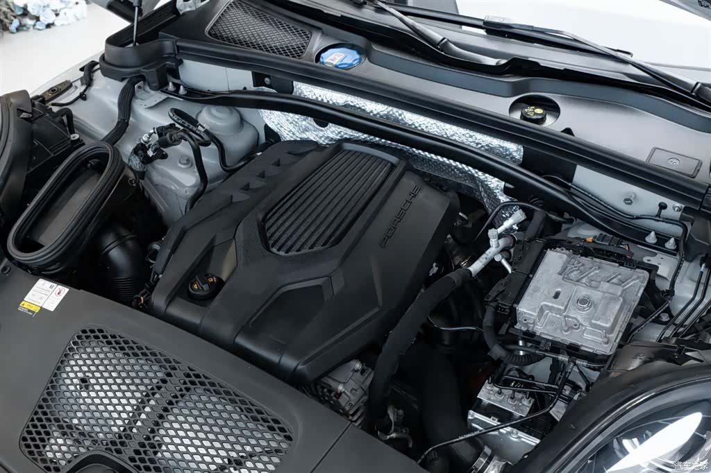 Porsche Macan, 2022 9