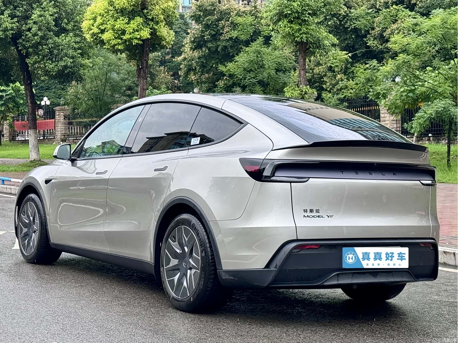 Tesla Model Y, 2025 6