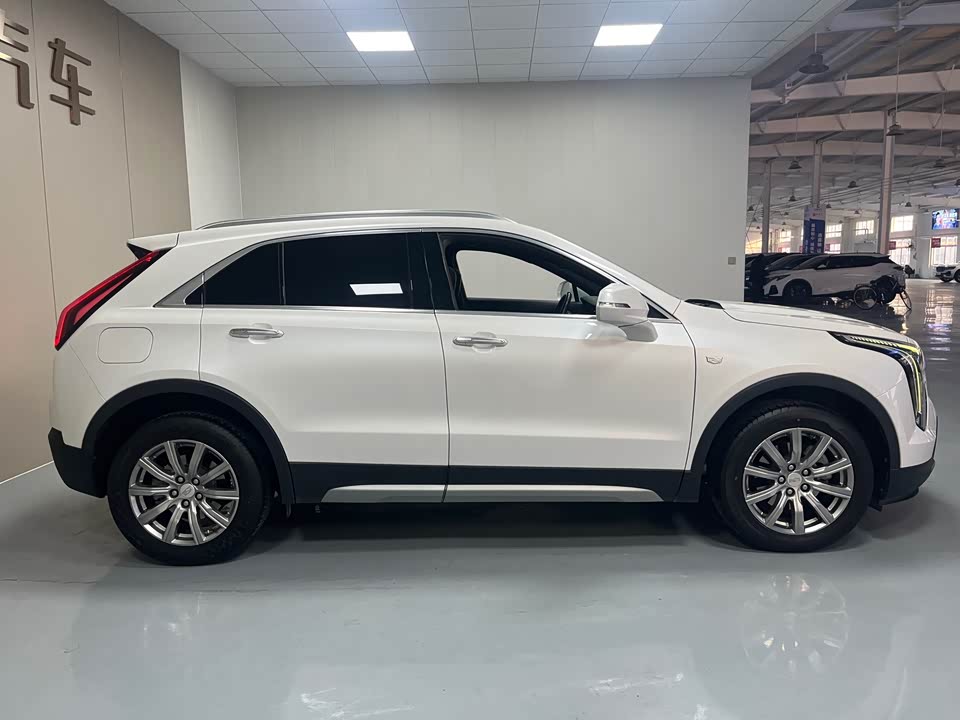 Cadillac XT4