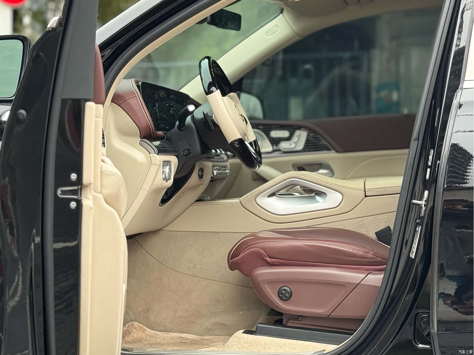 Mercedes-Benz GLS, 2024 8