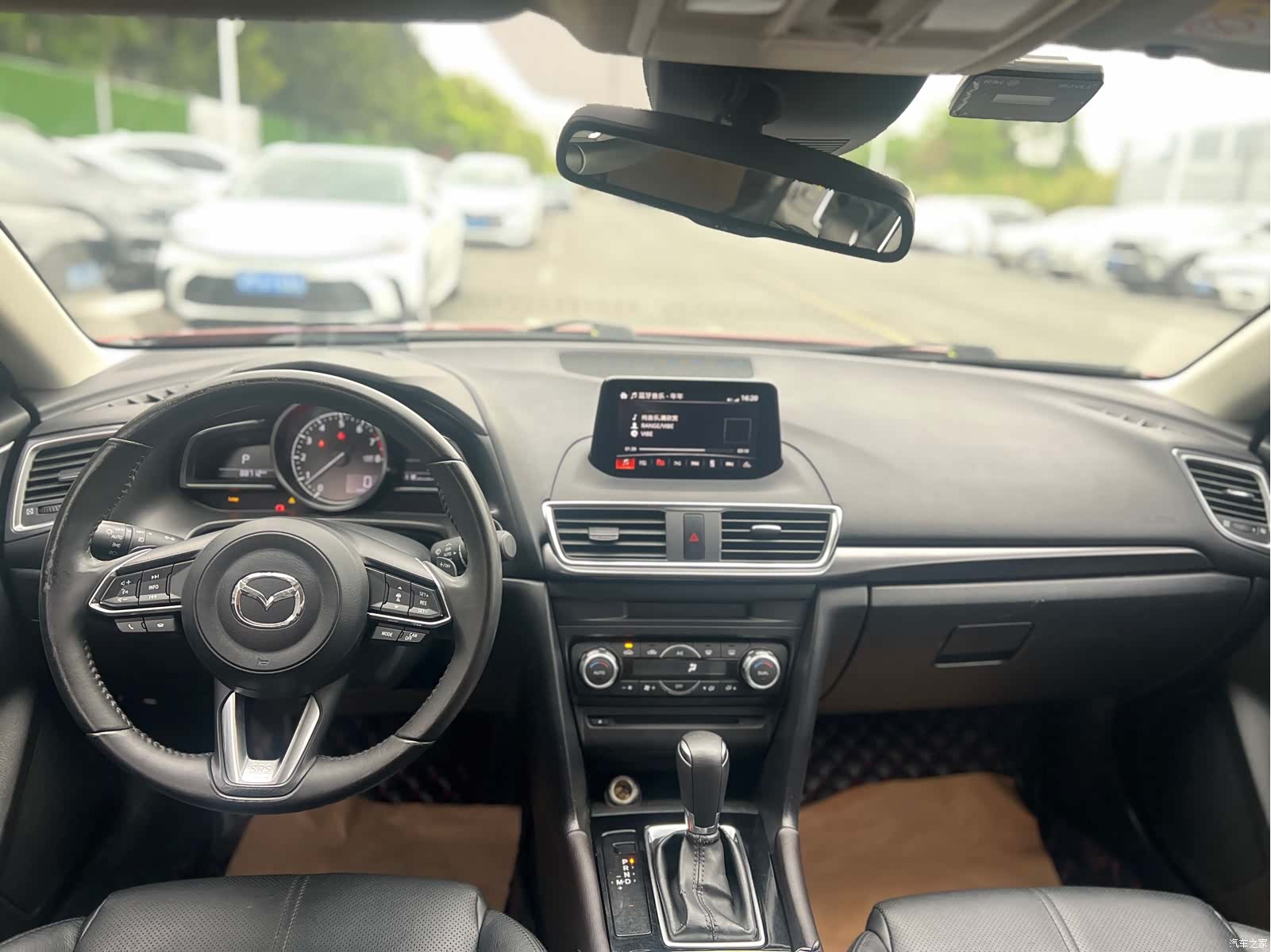 Mazda Mazda3, 2017 7