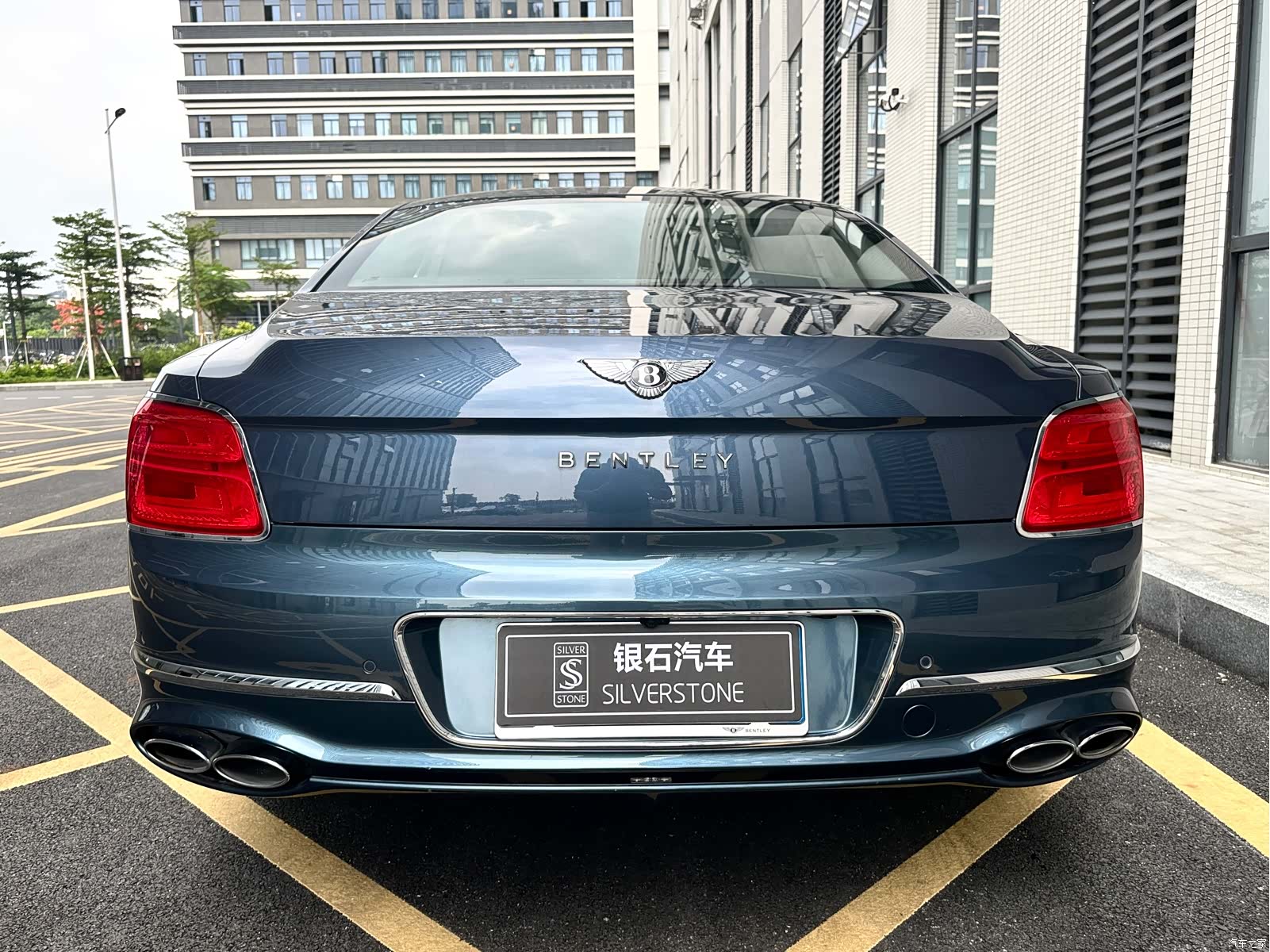 Bentley Flying Spur, 2021 все фото