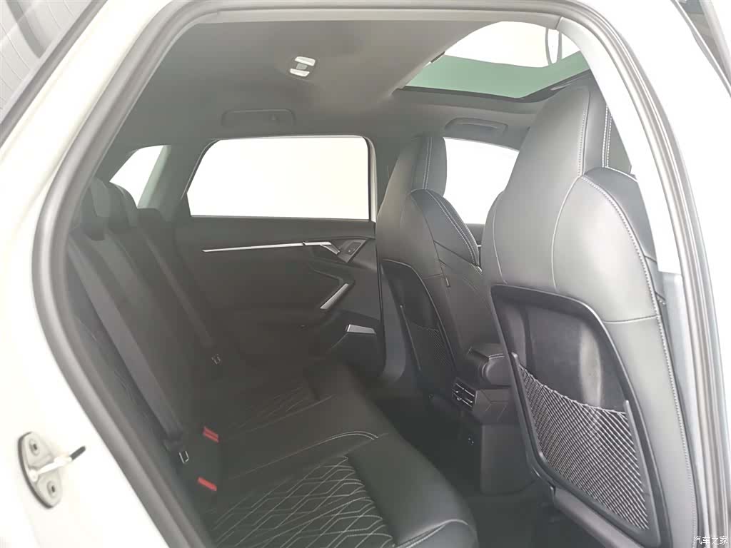 Audi Flying Spur, 2025 6