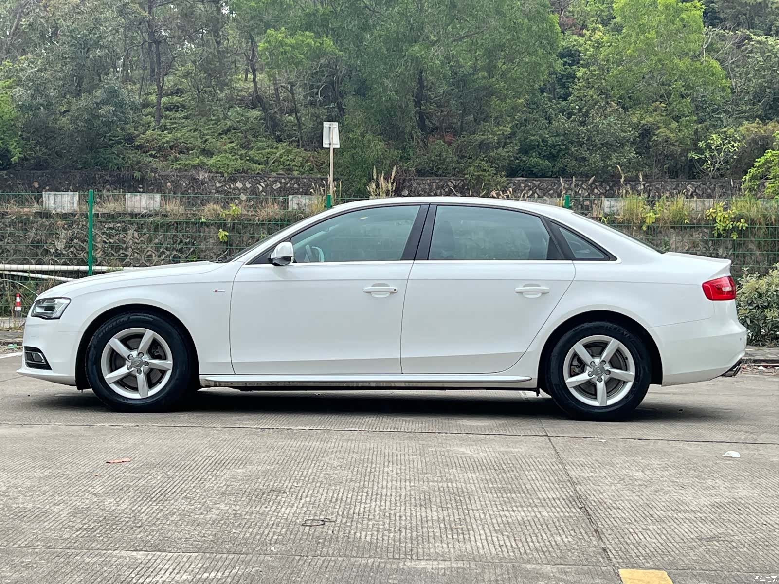 Audi A4L, 2013 4