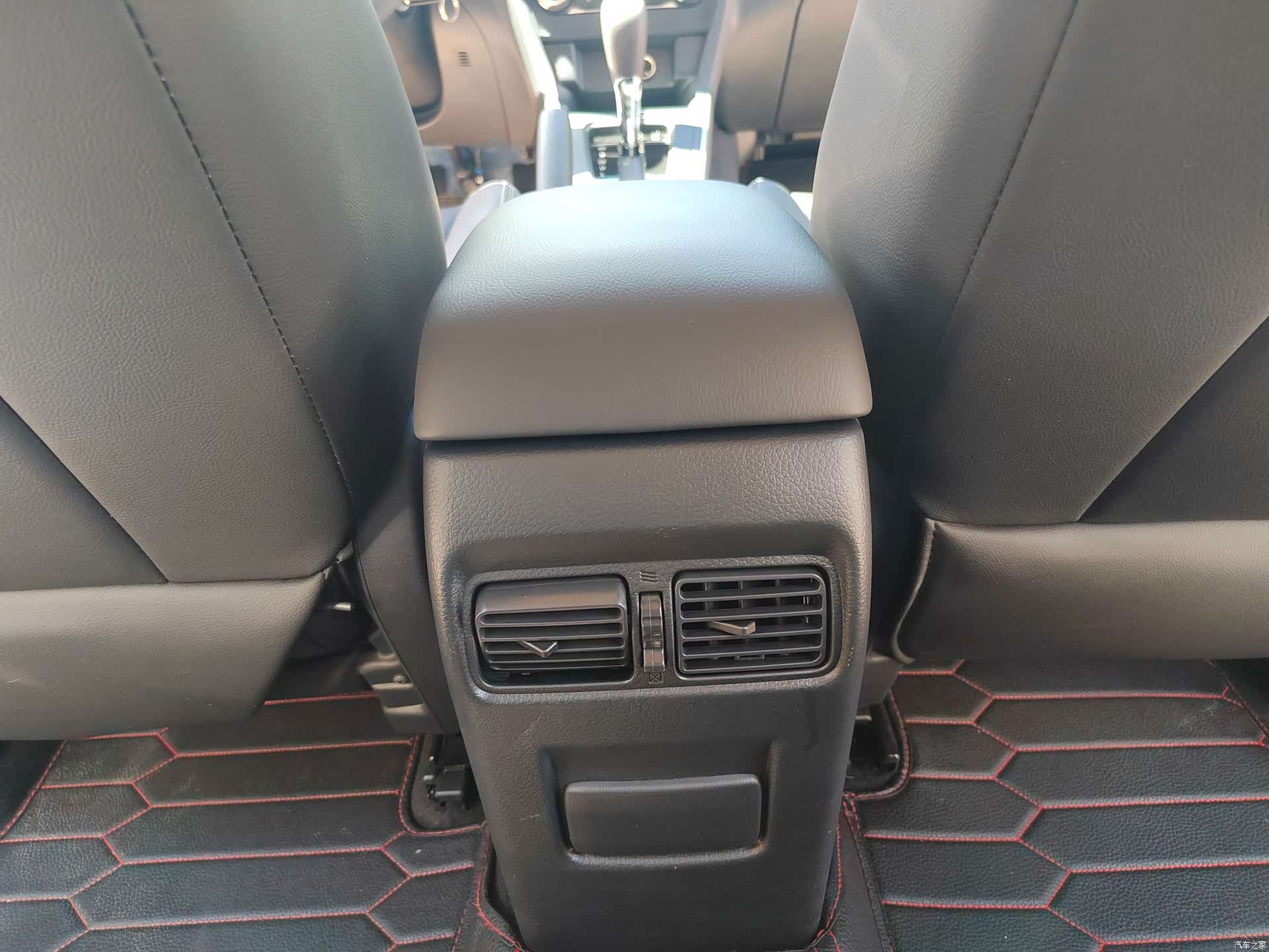 Nissan Sylphy, 2026 14