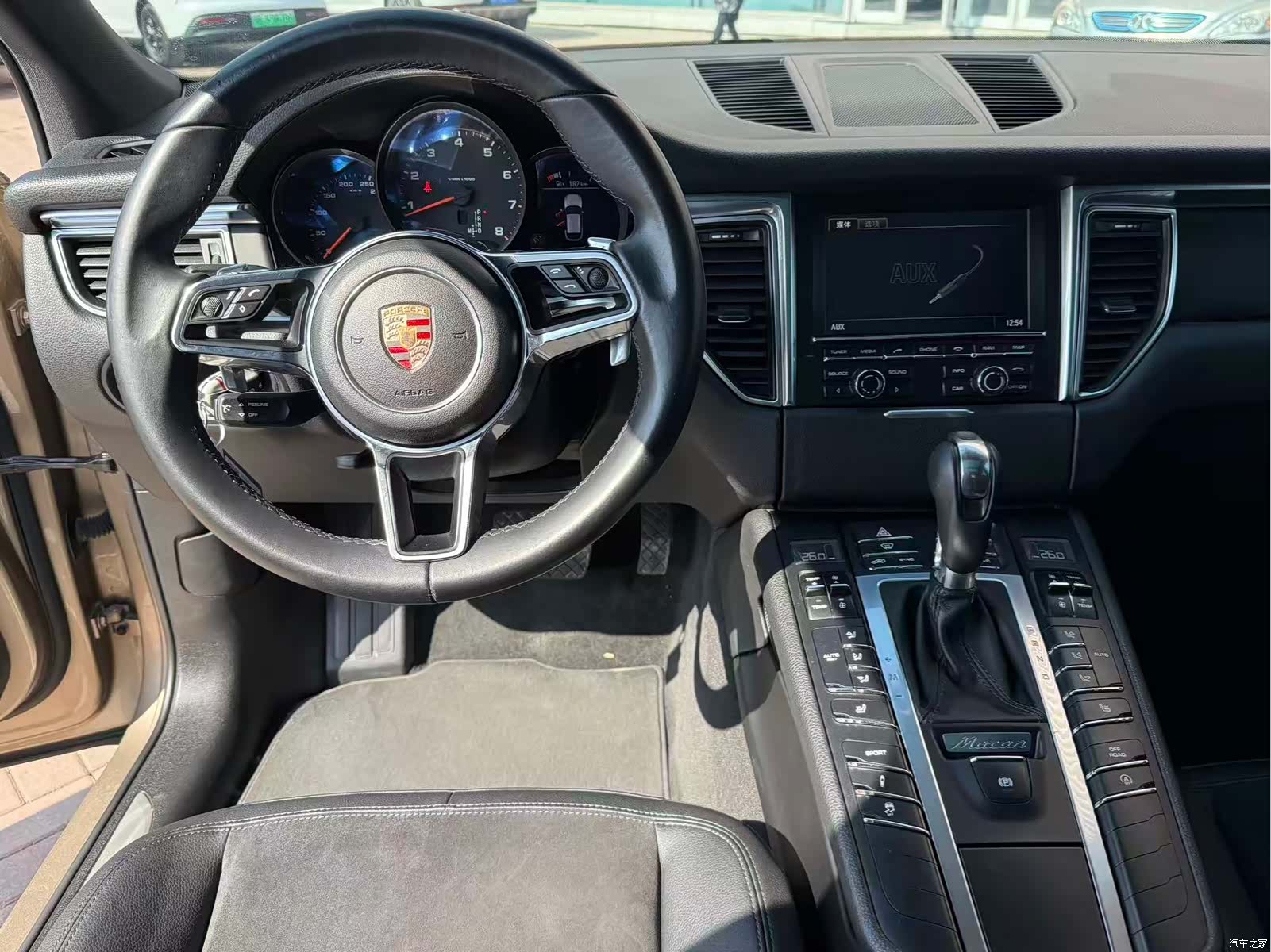 Porsche Macan, 2015 8