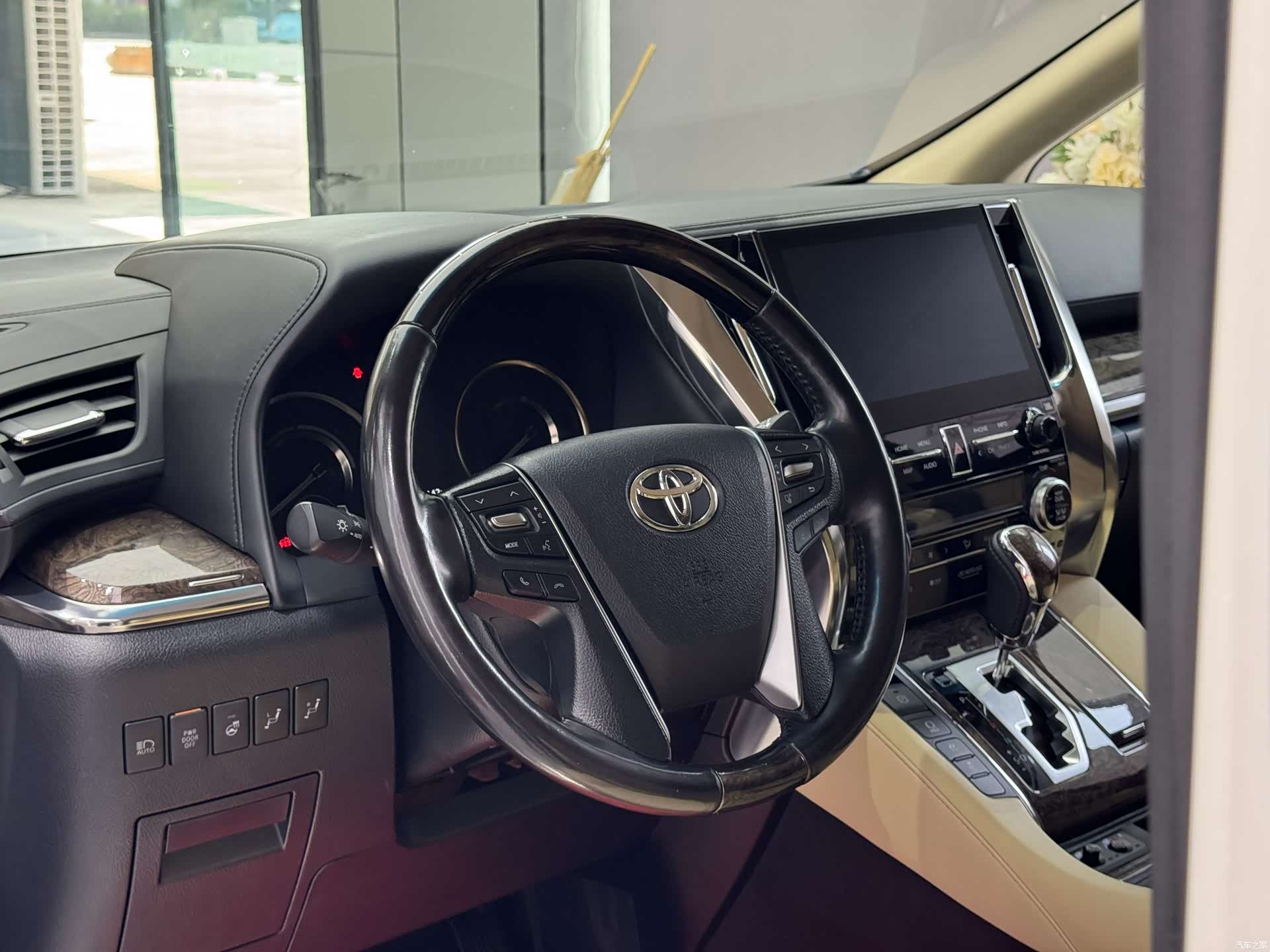 Toyota Alphard, 2020 6