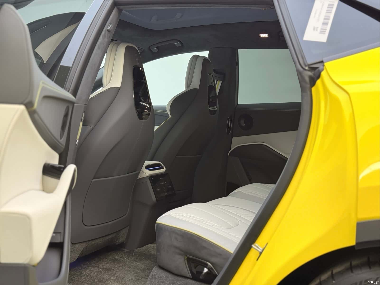 Lotus ELETRE, 2025 11