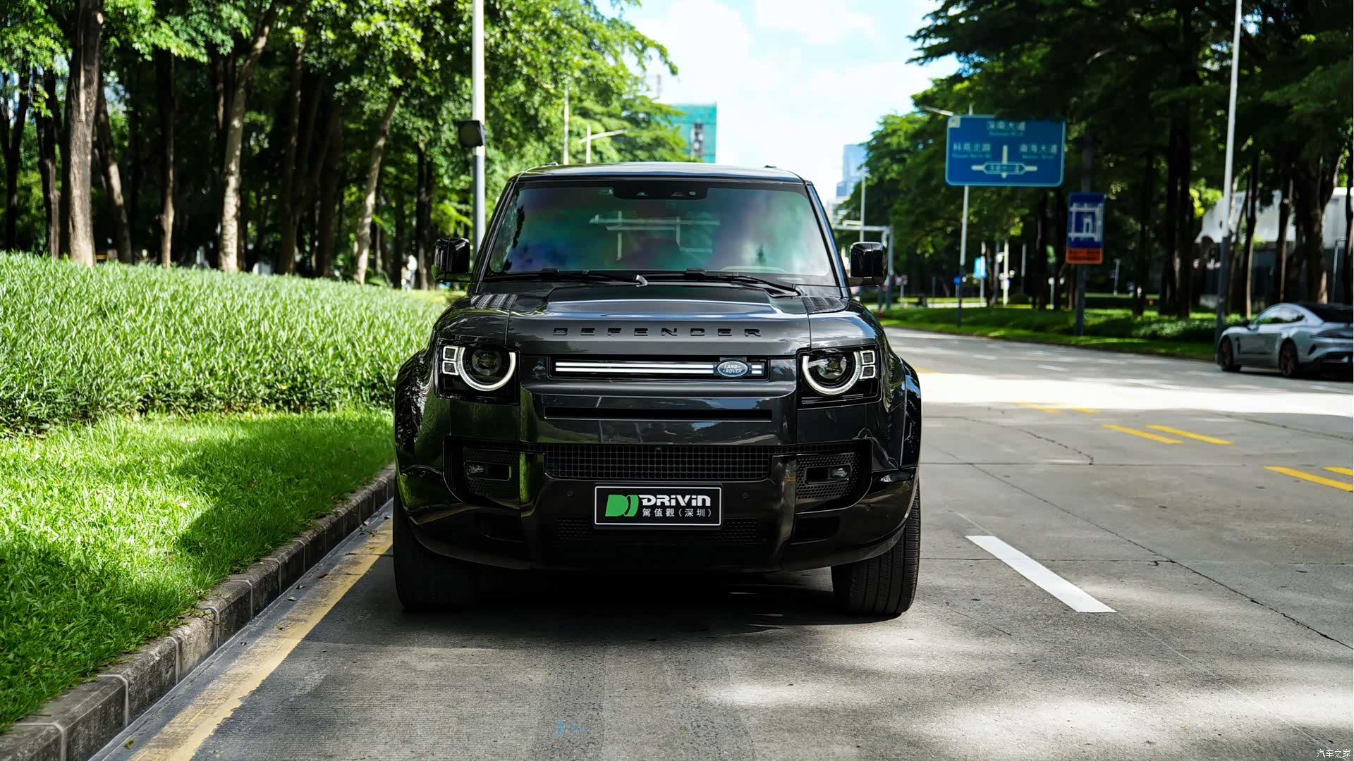 Land Rover Defender, 2025 4