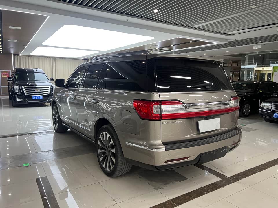 Lincoln Navigator