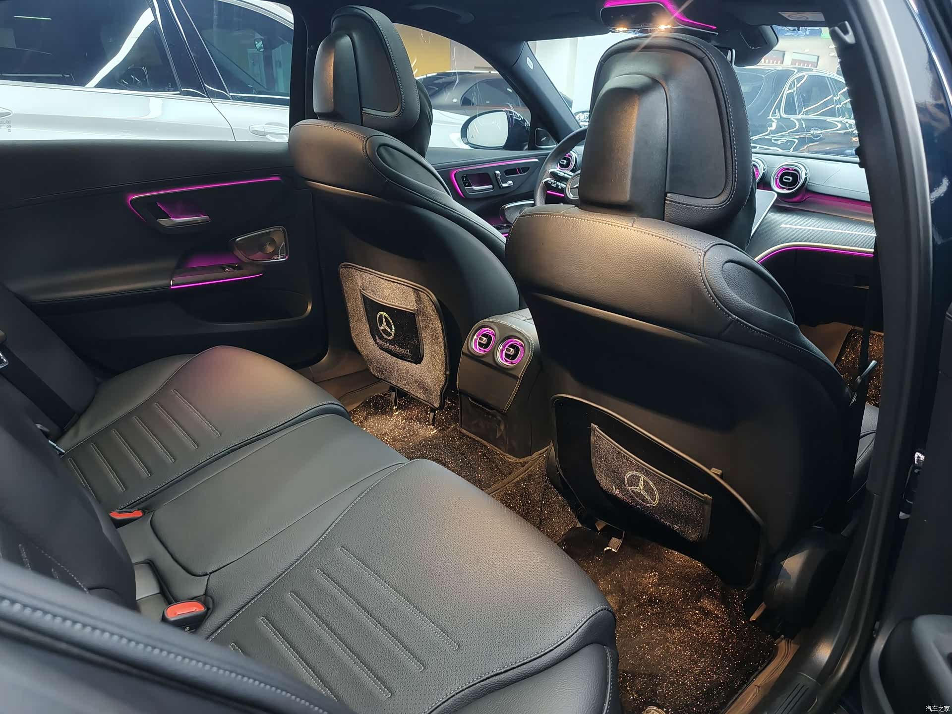 Mercedes-Benz C-Class, 2024 14