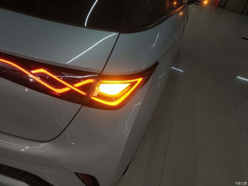 BYD Dolphin, 2022 8