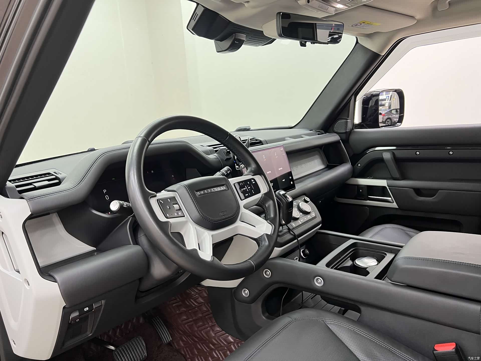 Land Rover Defender, 2022 10