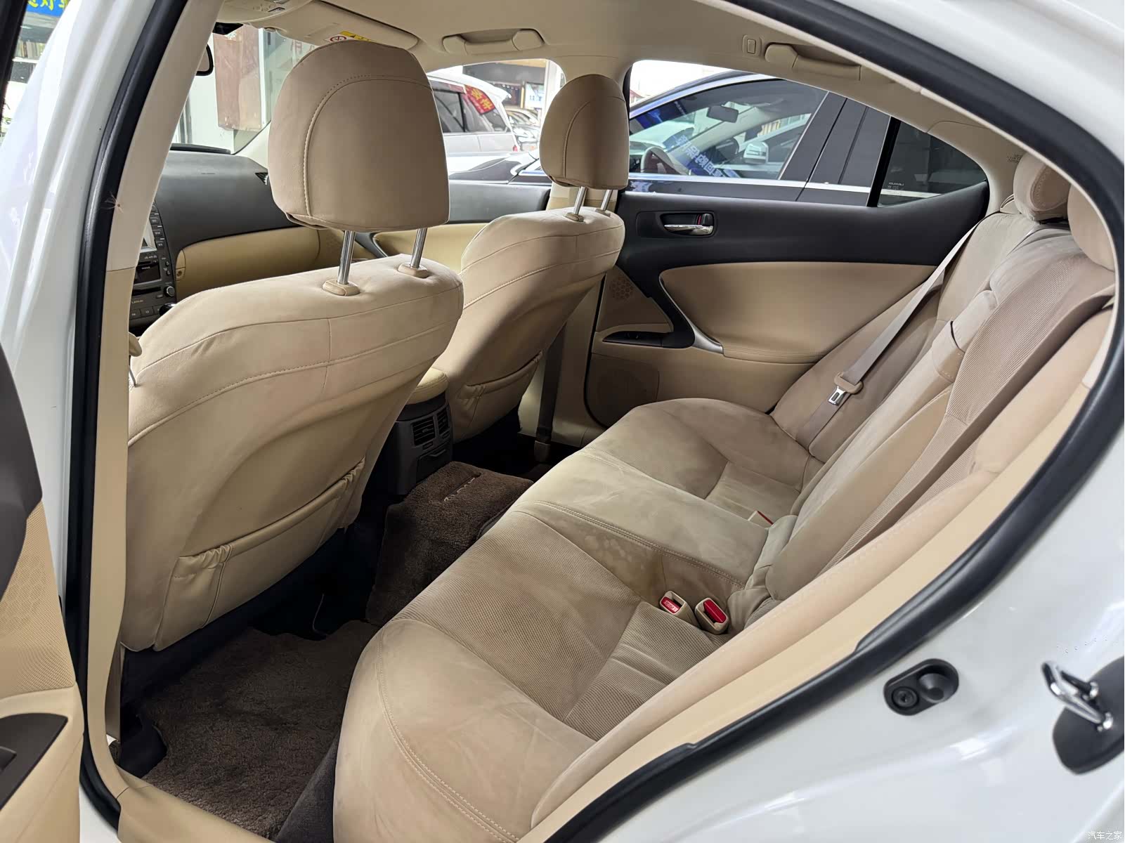 Lexus IS, 2010 все фото