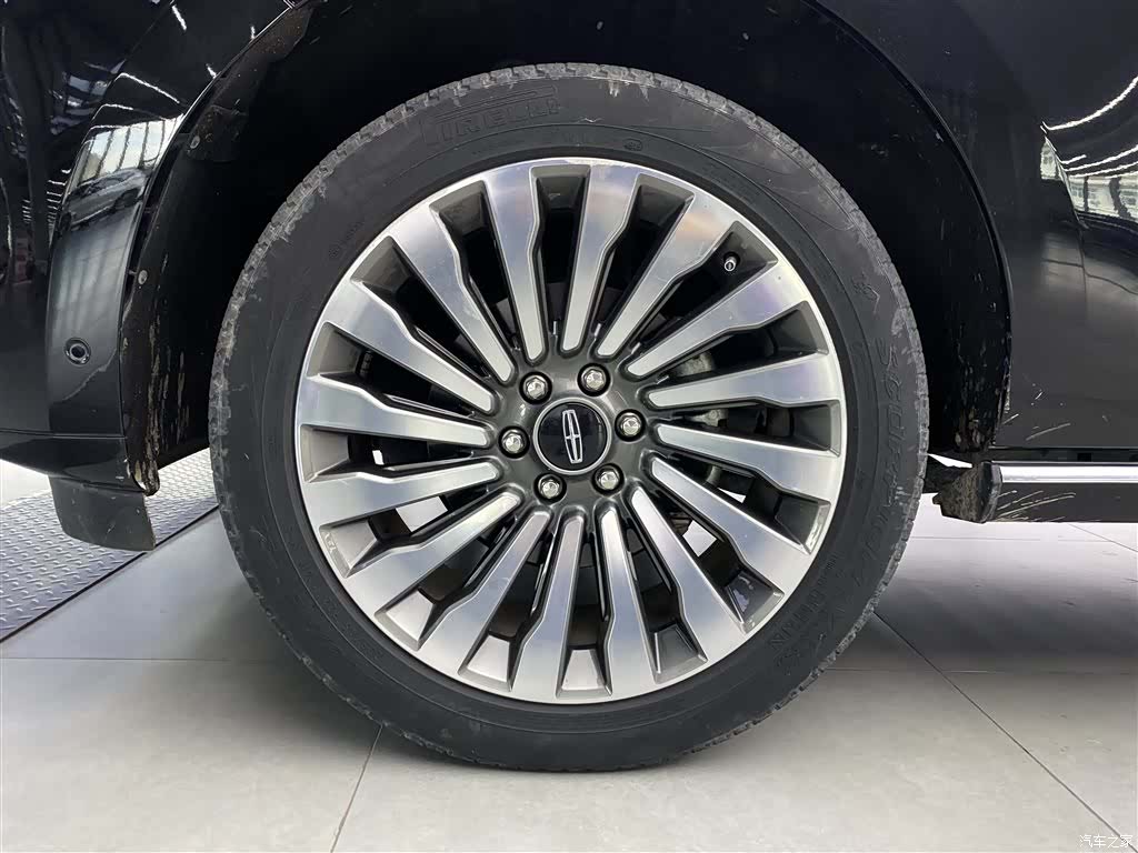 Lincoln Navigator, 2021 11