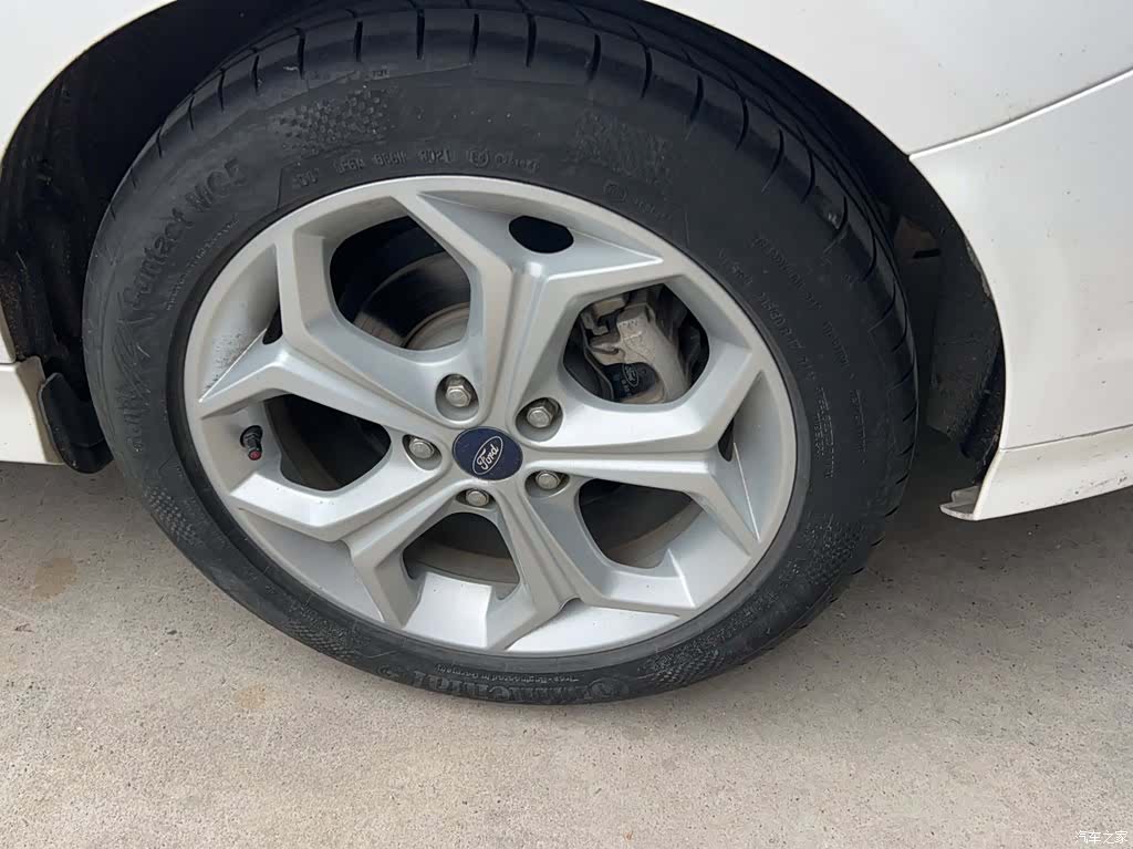 Ford Focus, 2014 11
