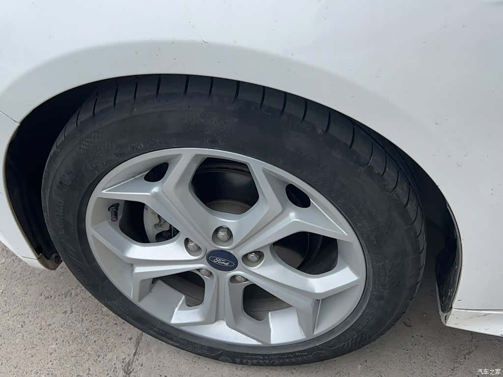 Ford Focus, 2014 12
