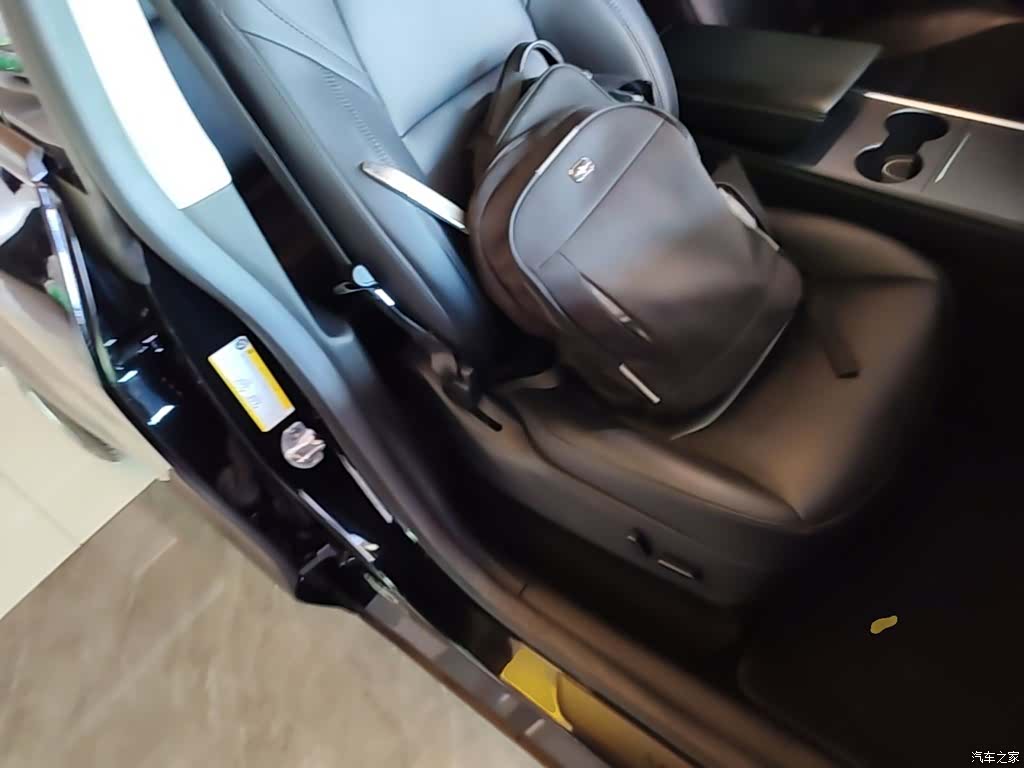 Tesla Model Y, 2022 25