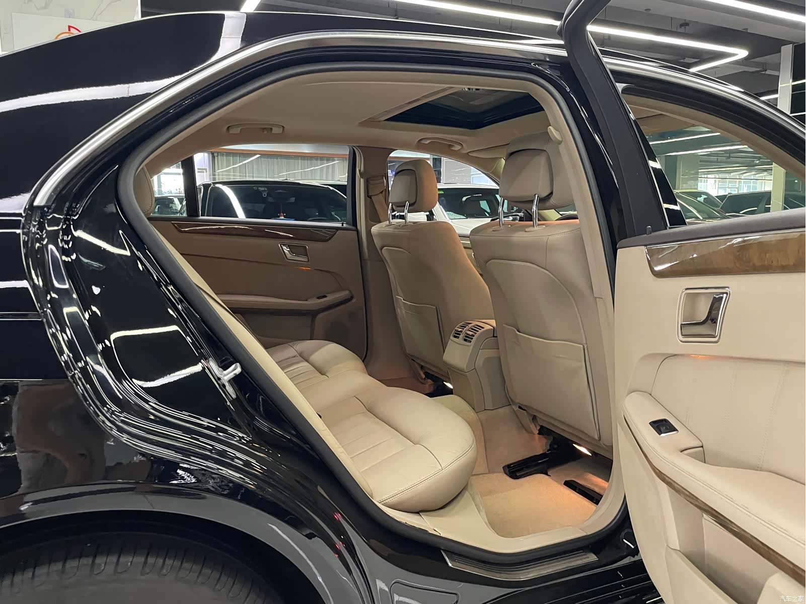 Mercedes-Benz E-Class, 2011 9