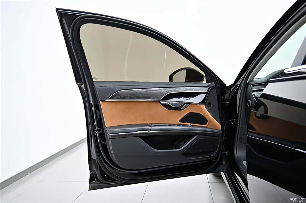 Audi A8L, 2024 20