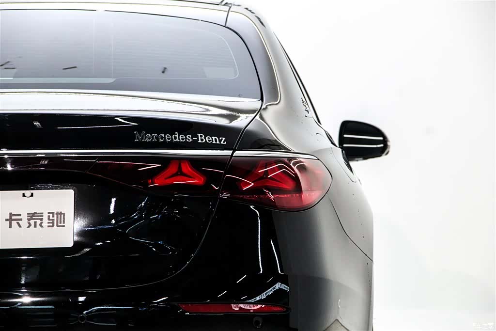 Mercedes-Benz E-Class, 2025 10