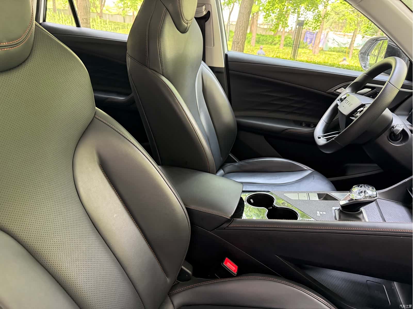 Roewe RX5, 2022 7